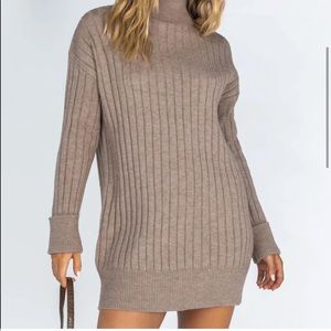 Sweater dress 💛